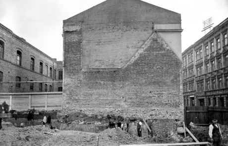 Bauplatz für das Stadtbad in der Schimmelstraße im Jahr 1913. Foto: Stadtarchiv Halle.