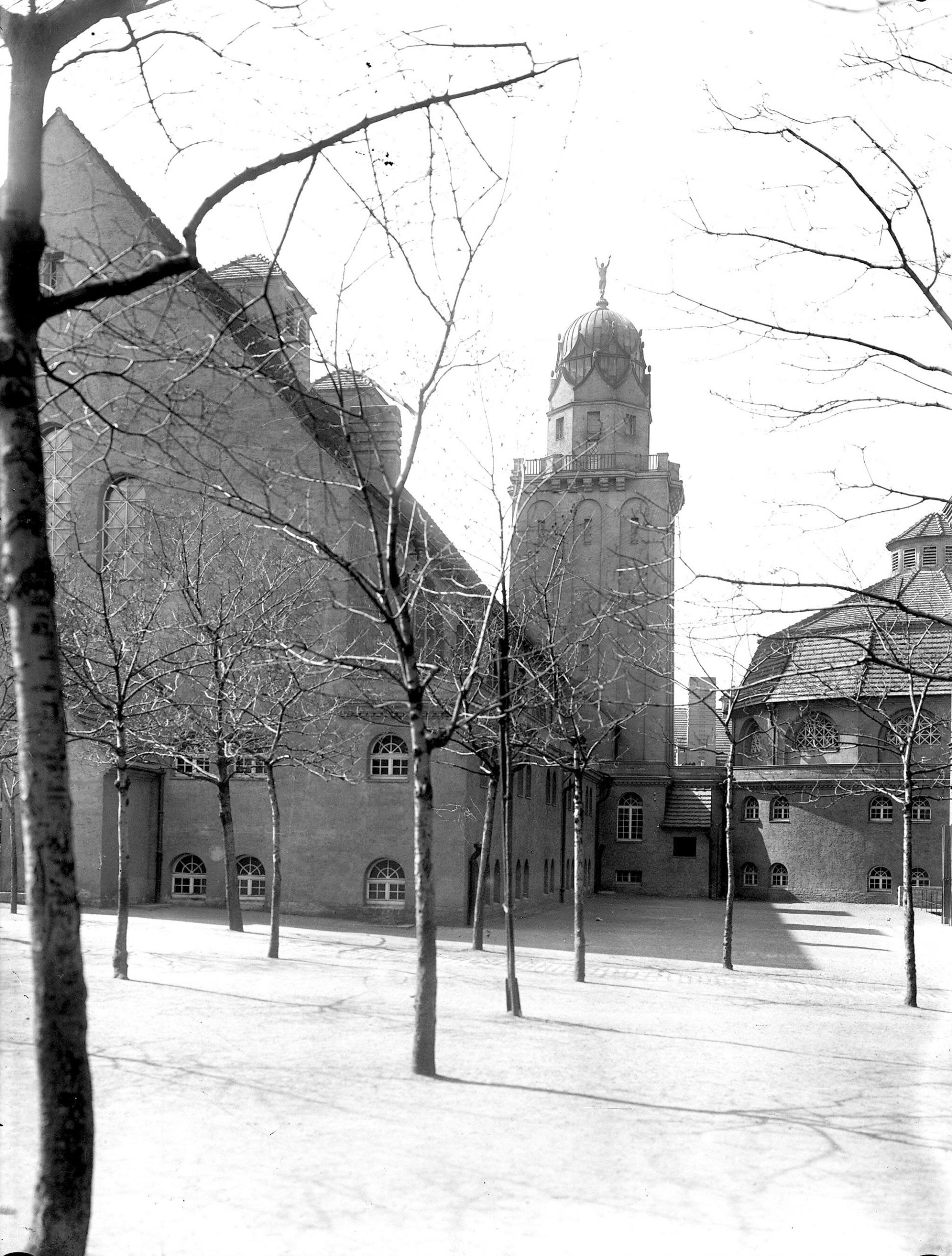 Blick auf das Stadtbad vom Franzosensteinweg 1916. Foto: Stadtarchiv Halle.