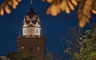 Turm des Stadtbades. Foto: Alexander Schieberle, 2021.