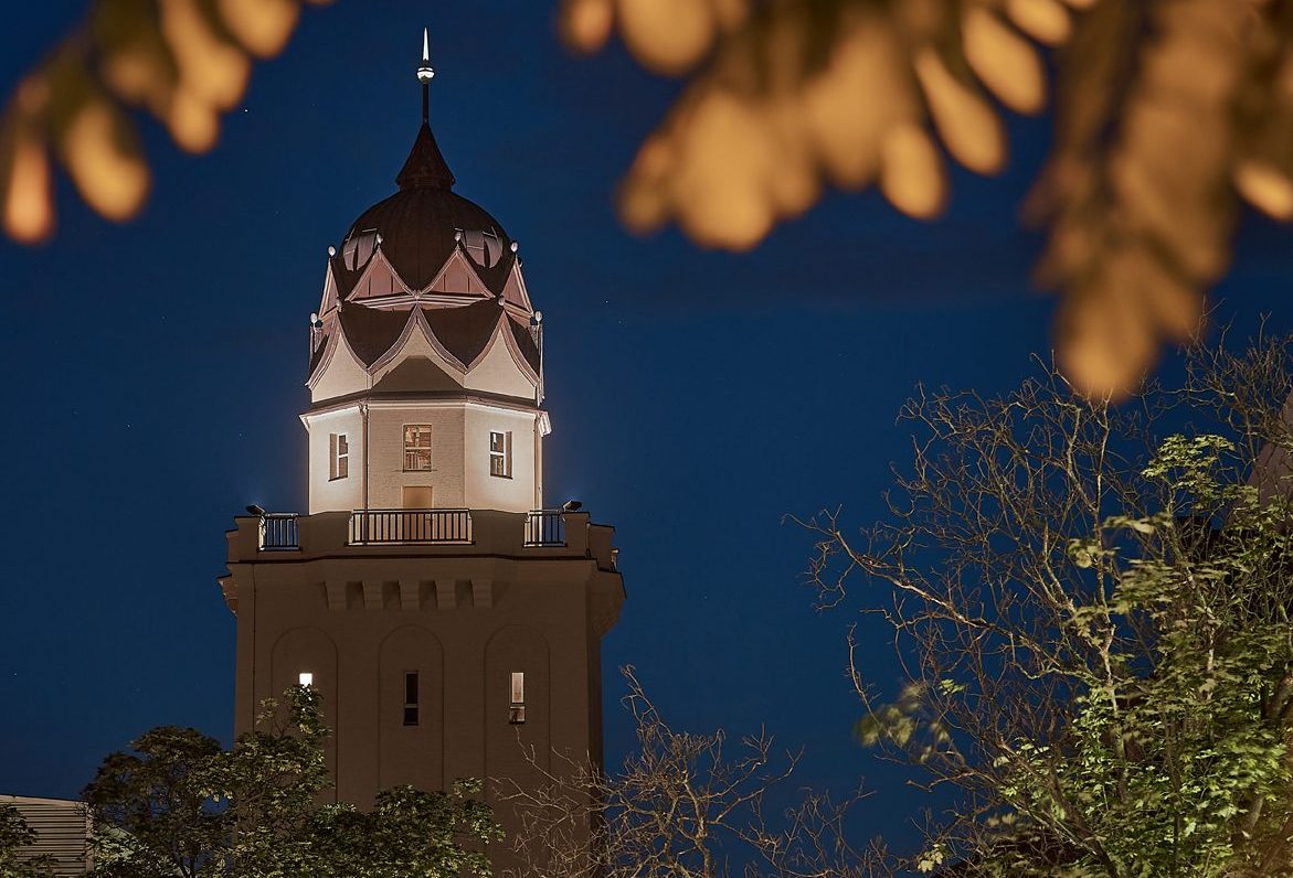 Turm des Stadtbades. Foto: Alexander Schieberle, 2021.